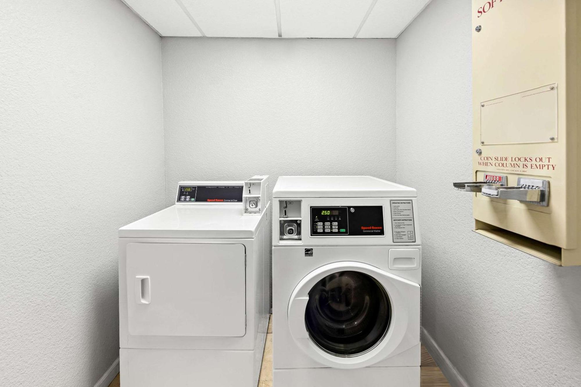 Quality Inn Dayton Airport Englewood Esterno foto