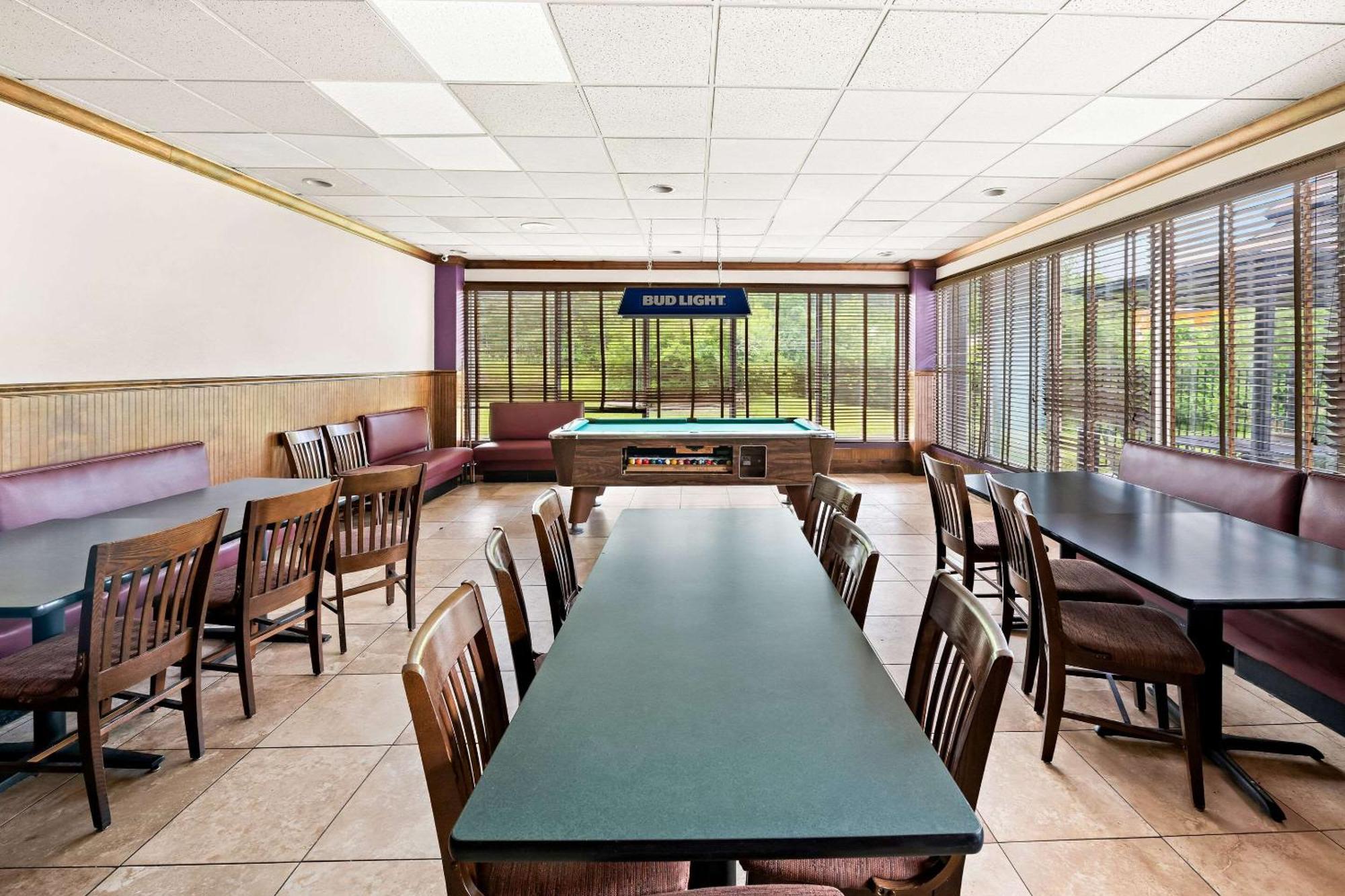 Quality Inn Dayton Airport Englewood Esterno foto