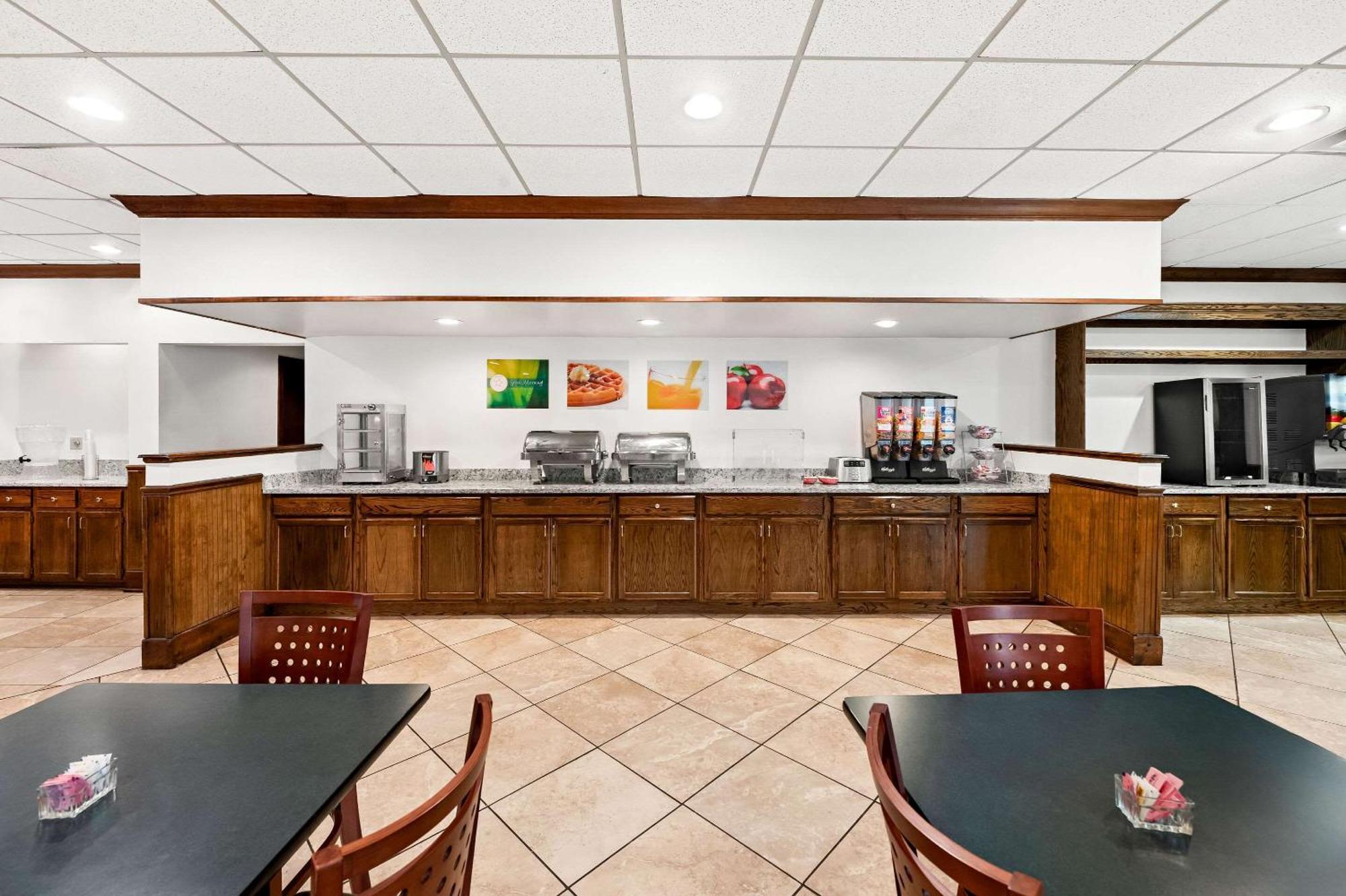 Quality Inn Dayton Airport Englewood Esterno foto