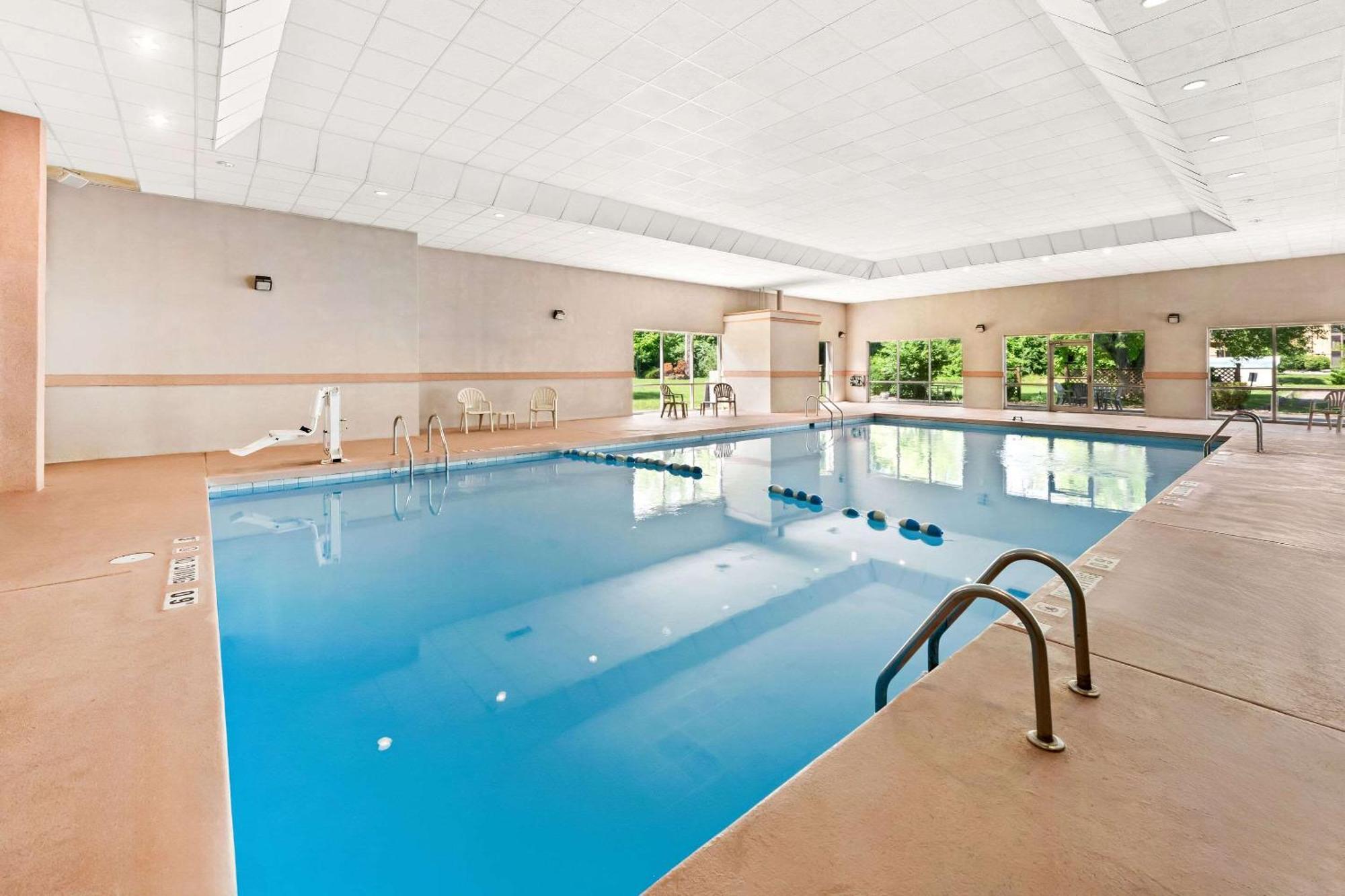 Quality Inn Dayton Airport Englewood Esterno foto